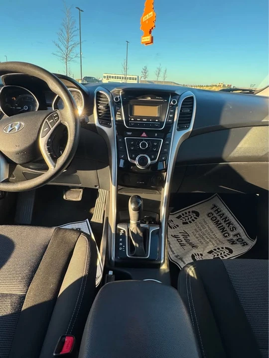 2014 Hyundai Elantra - Image 9 of 18
