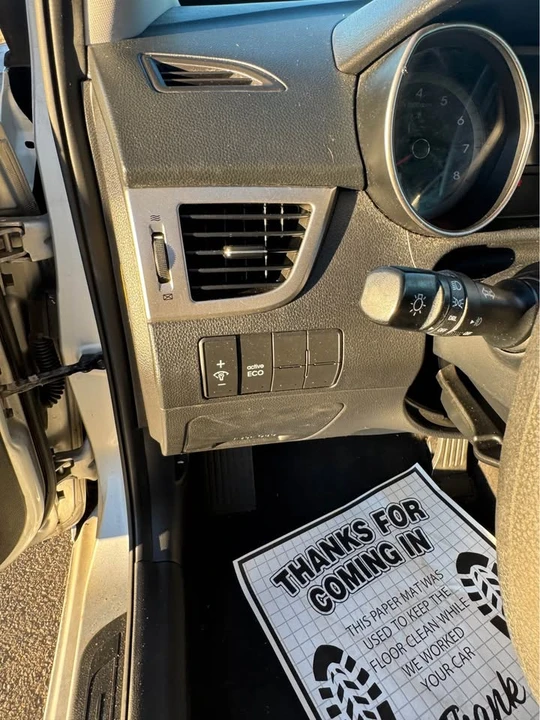 2014 Hyundai Elantra - Image 7 of 18