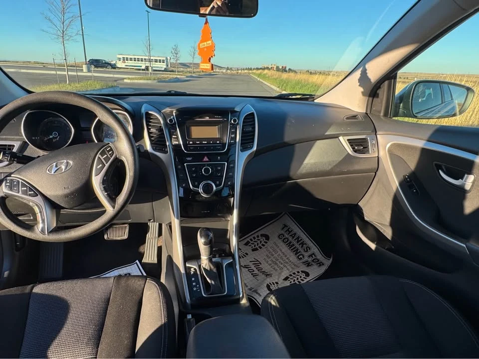 2014 Hyundai Elantra - Image 8 of 18