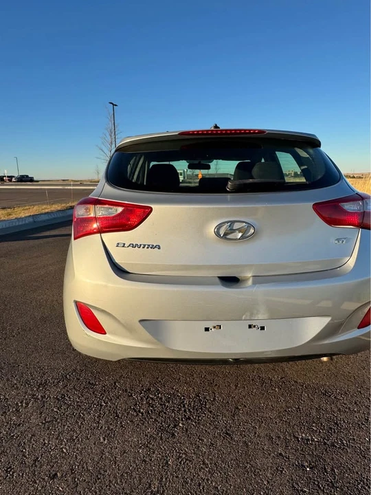 2014 Hyundai Elantra - Image 5 of 18