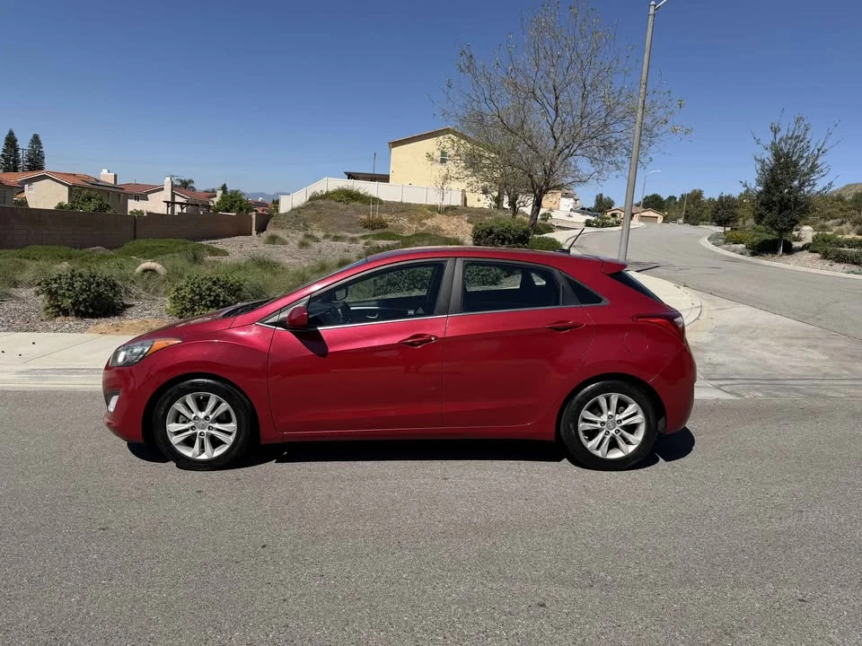 2014 Hyundai Elantra - Image 2 of 12