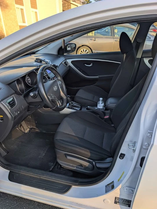 2014 Hyundai Elantra - Image 7 of 12