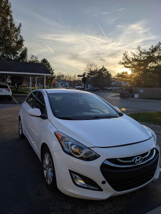 2014 Hyundai Elantra - Image 6 of 12