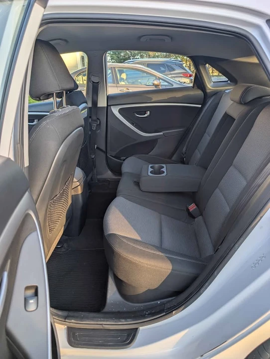 2014 Hyundai Elantra - Image 8 of 12