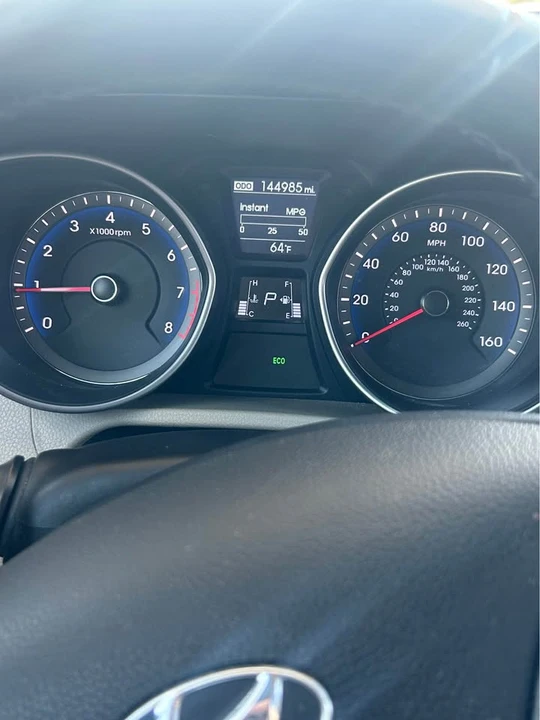 2014 Hyundai Elantra - Image 10 of 12