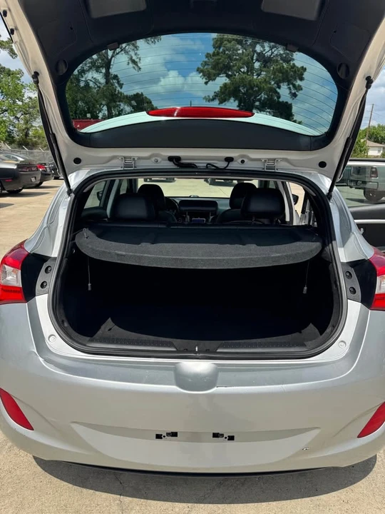 2014 Hyundai Elantra - Image 9 of 14