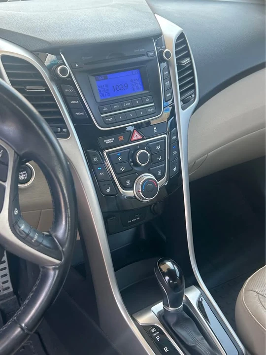 2014 Hyundai Elantra - Image 12 of 12