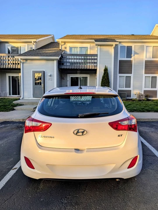 2014 Hyundai Elantra - Image 3 of 12