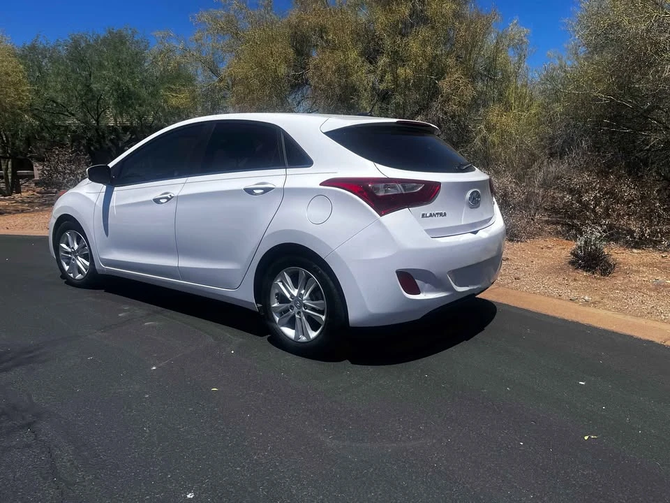 2014 Hyundai Elantra - Image 13 of 14