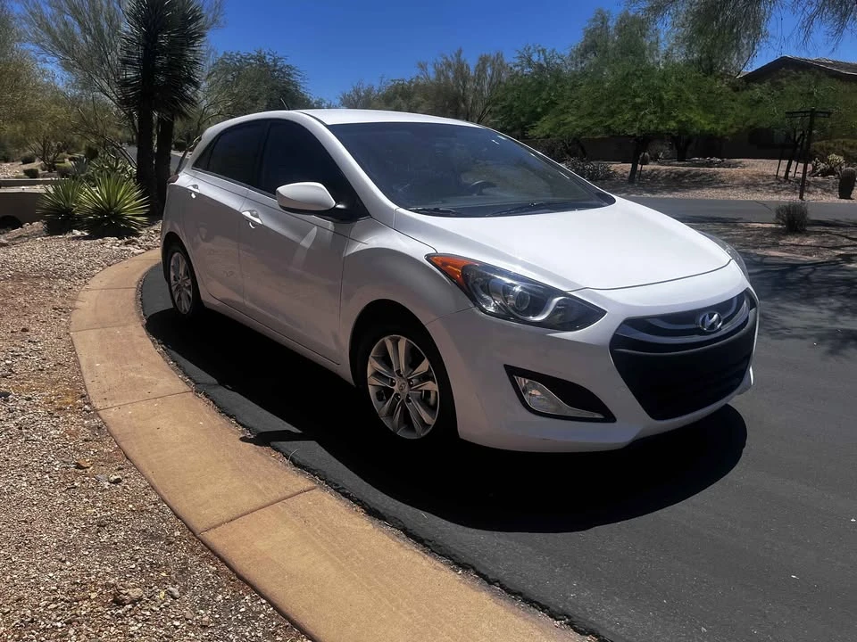 2014 Hyundai Elantra - Image 5 of 14