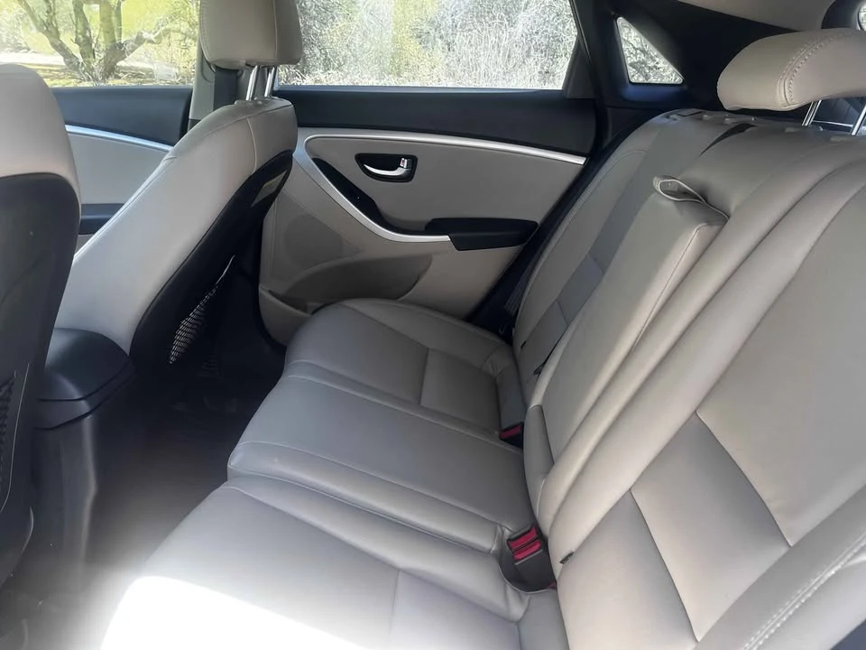 2014 Hyundai Elantra - Image 8 of 14