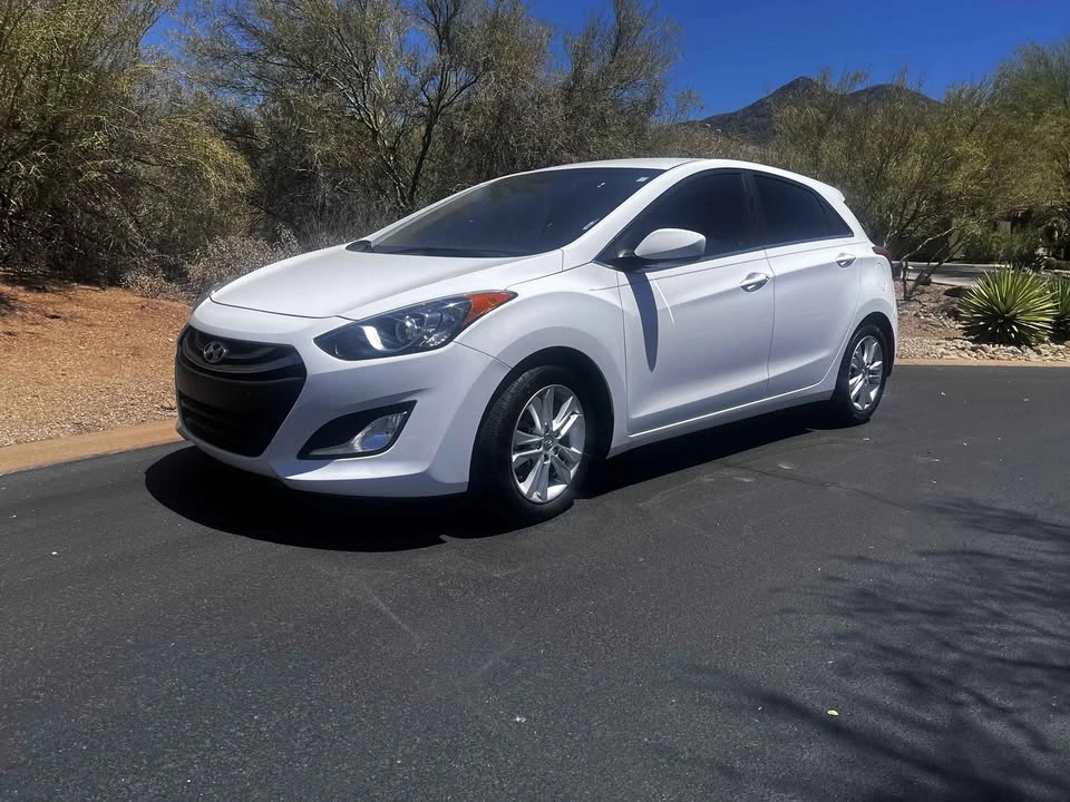 2014 Hyundai Elantra - Image 2 of 14