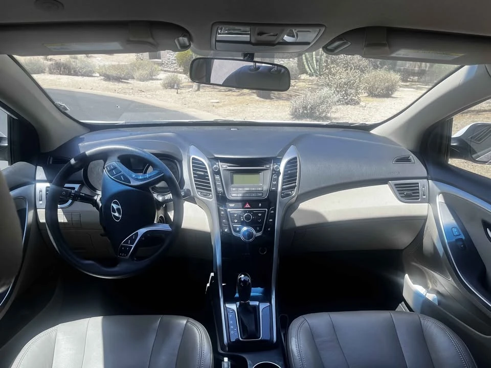 2014 Hyundai Elantra - Image 9 of 14