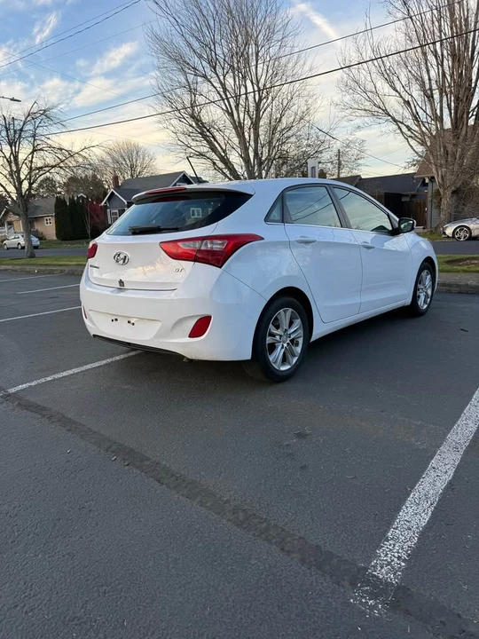 2014 Hyundai Elantra - Image 5 of 11