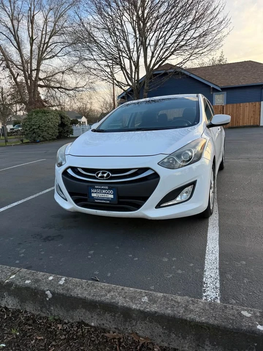 2014 Hyundai Elantra - Image 3 of 11