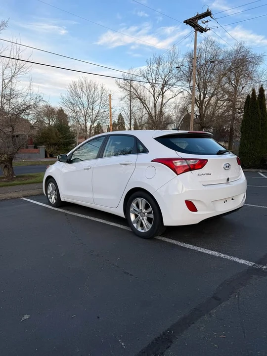 2014 Hyundai Elantra - Image 4 of 11
