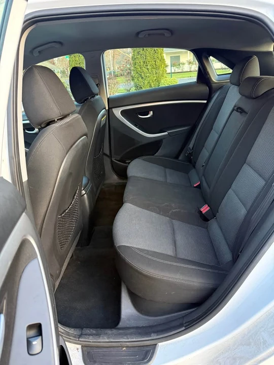 2014 Hyundai Elantra - Image 10 of 11