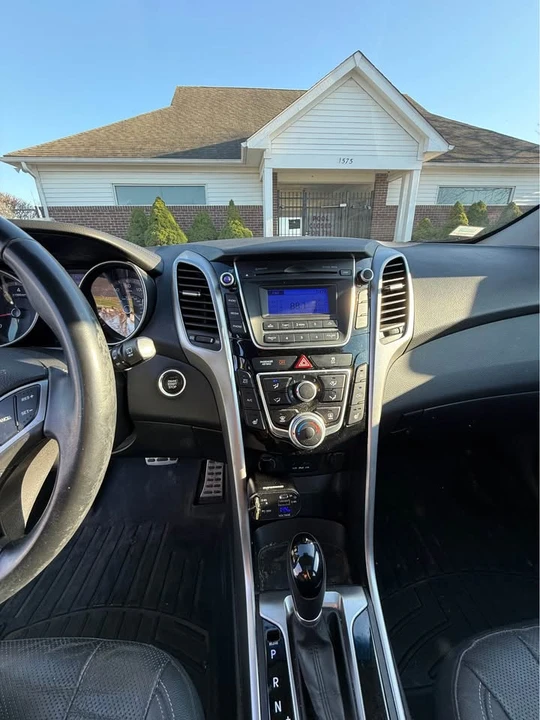 2014 Hyundai Elantra - Image 7 of 10