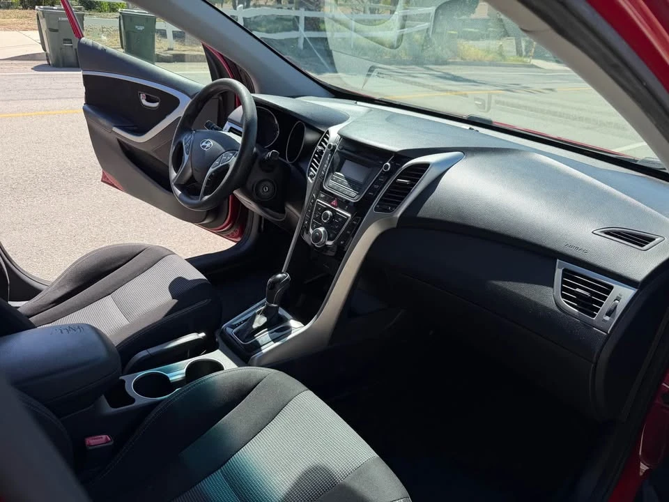 2014 Hyundai Elantra - Image 11 of 12