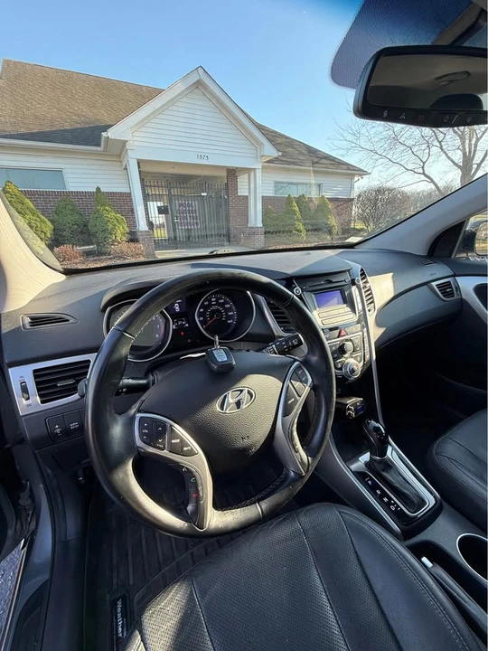 2014 Hyundai Elantra - Image 4 of 10