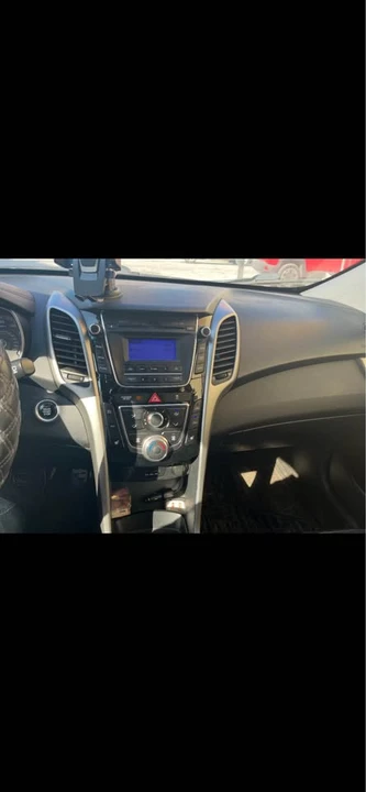 2014 Hyundai Elantra - Image 5 of 7