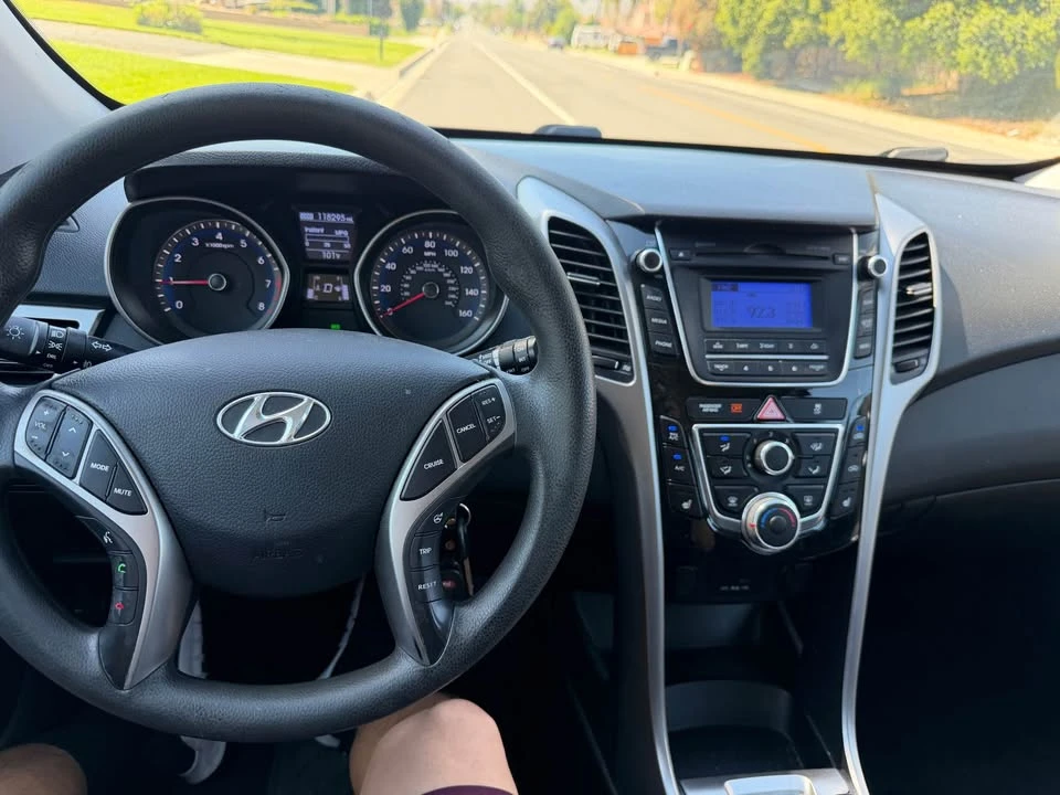 2014 Hyundai Elantra - Image 12 of 12