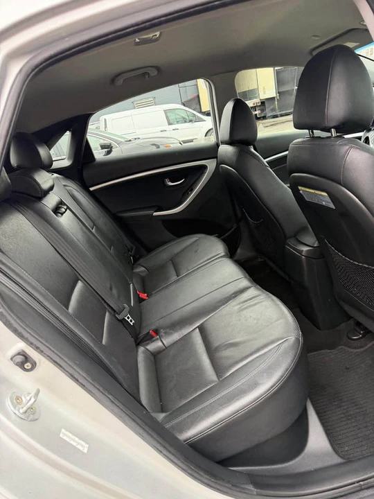 2014 Hyundai Elantra - Image 14 of 18
