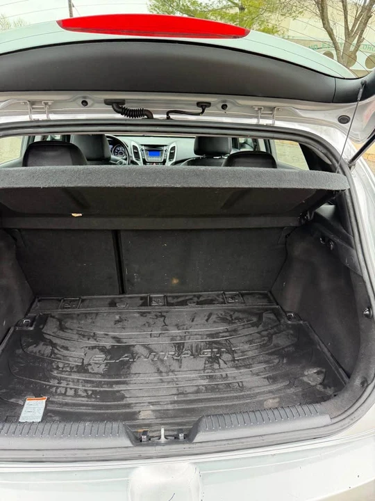 2014 Hyundai Elantra - Image 13 of 18