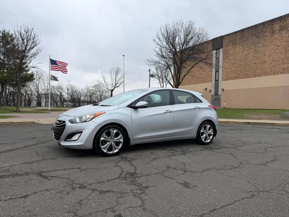 2014 Hyundai Elantra - Image 10 of 18