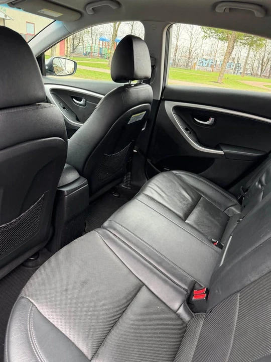 2014 Hyundai Elantra - Image 17 of 18