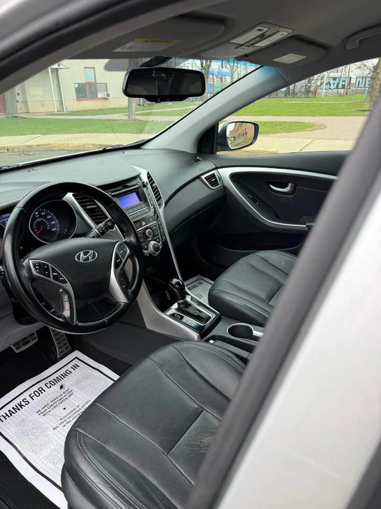 2014 Hyundai Elantra - Image 16 of 18