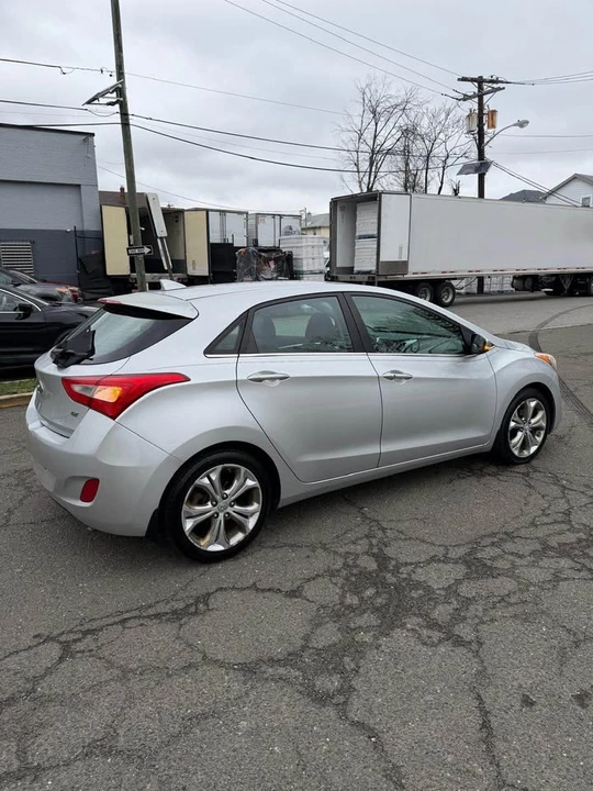 2014 Hyundai Elantra - Image 7 of 18