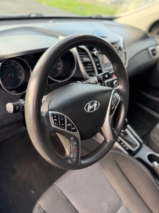 2014 Hyundai Elantra - Image 7 of 9