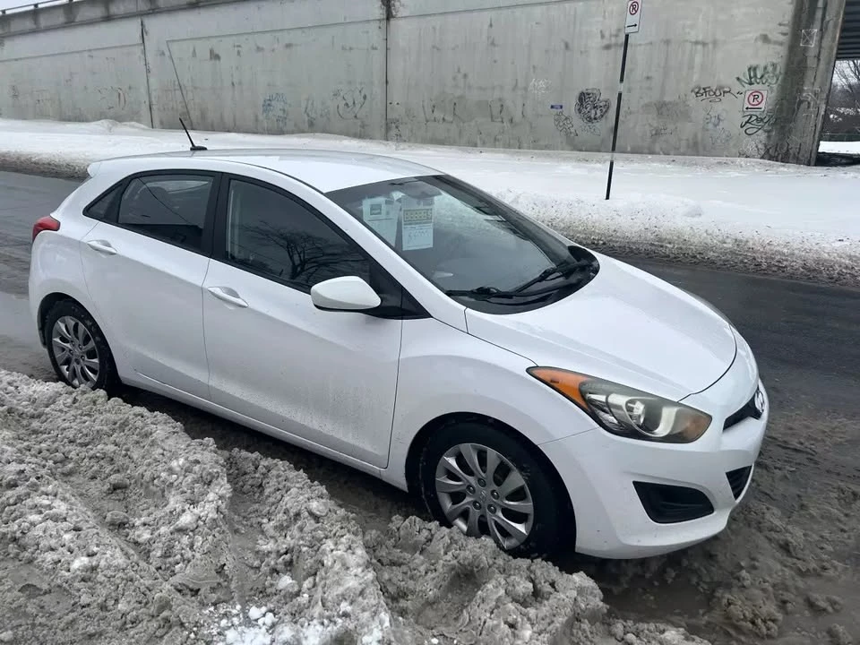 2014 Hyundai Elantra - Image 8 of 9