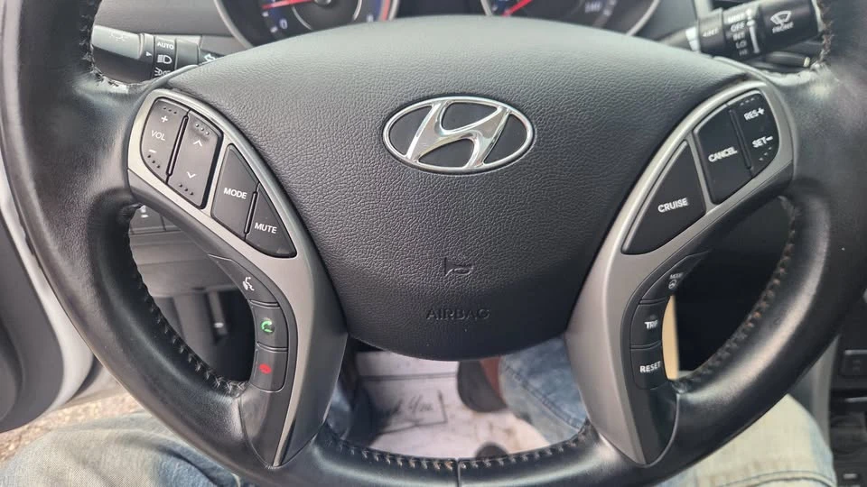 2014 Hyundai Elantra - Image 16 of 20