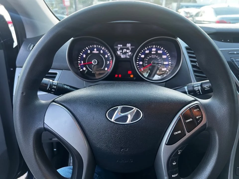 2014 Hyundai Elantra - Image 7 of 19