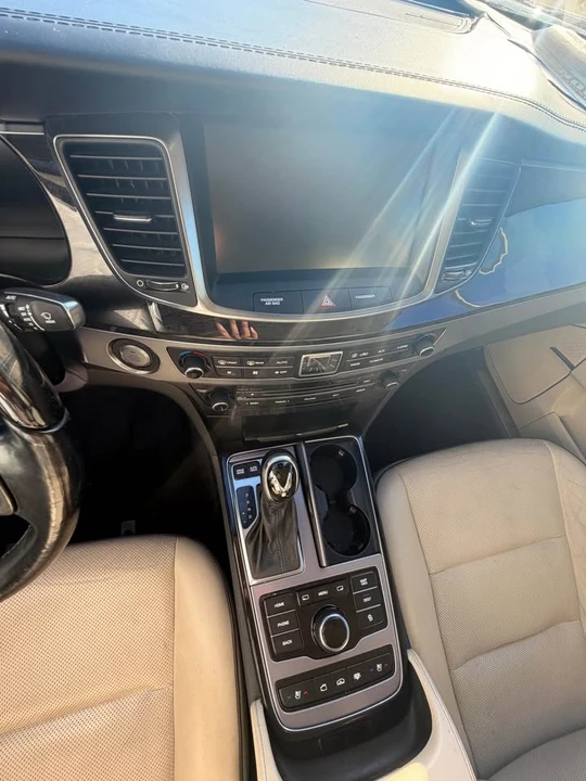 2014 Hyundai Equus - Image 3 of 11