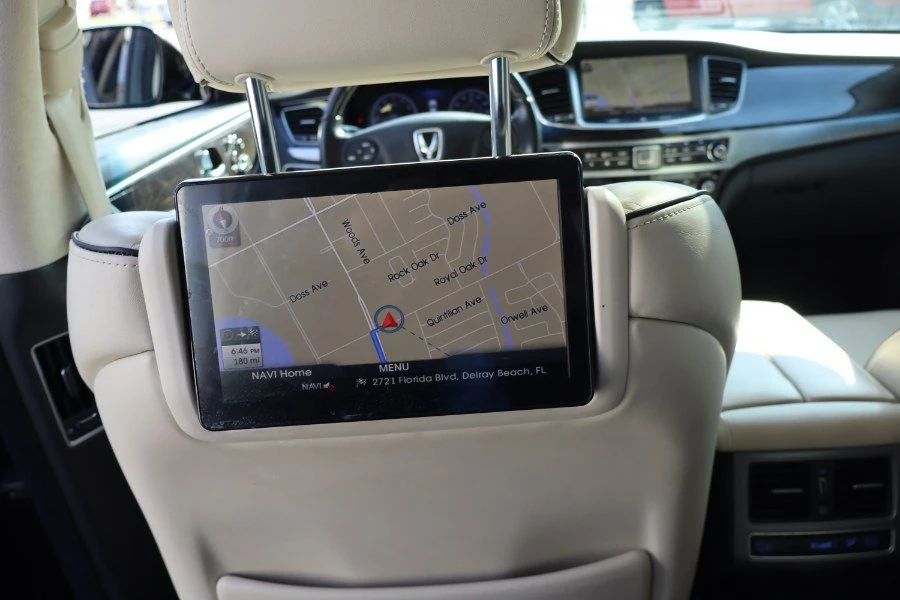 2014 Hyundai Equus - Image 16 of 17
