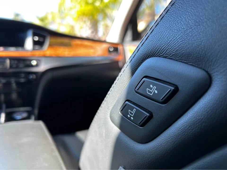 2014 Hyundai Equus - Image 13 of 20