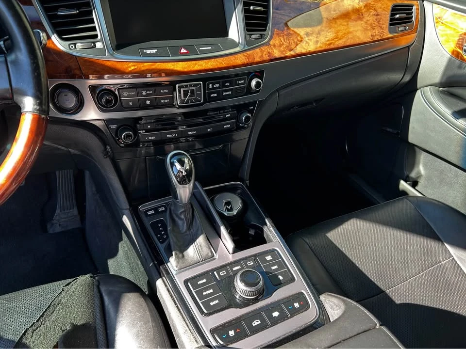 2014 Hyundai Equus - Image 16 of 20