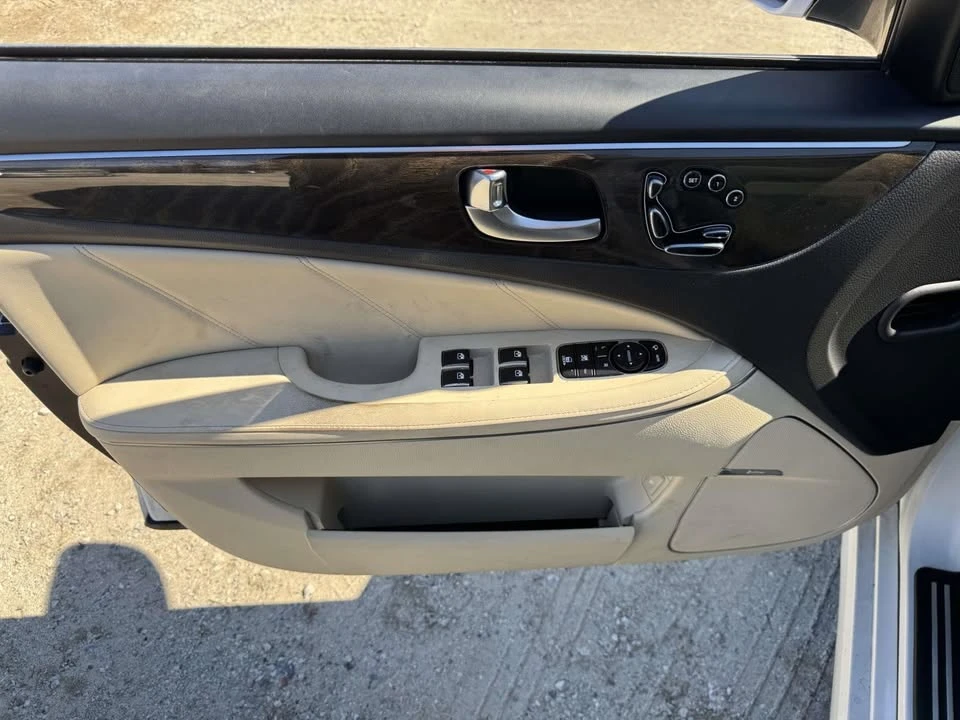 2014 Hyundai Equus - Image 15 of 20
