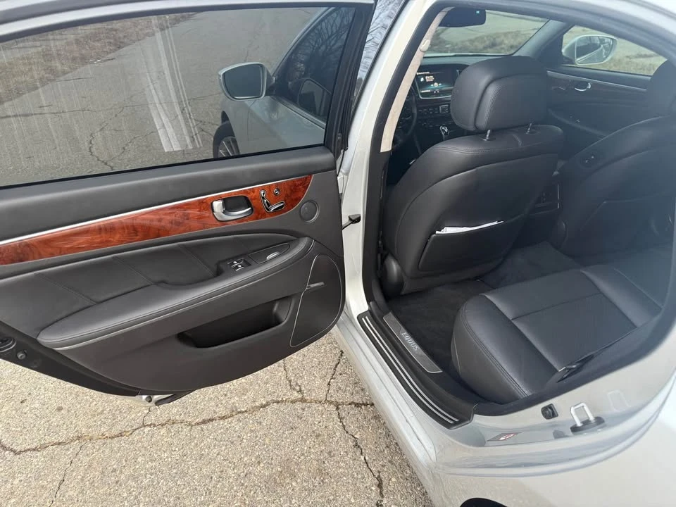 2014 Hyundai Equus - Image 17 of 20