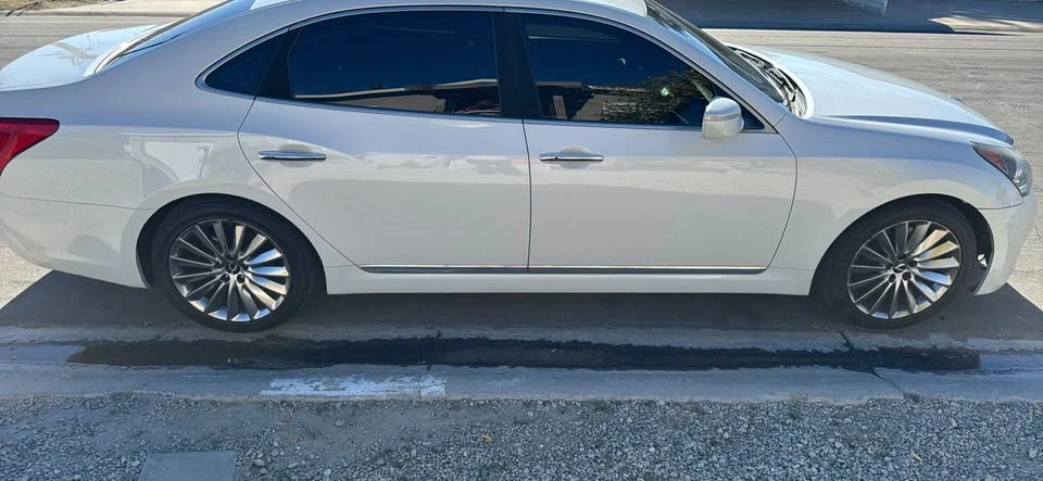 2014 Hyundai Equus - Image 2 of 3