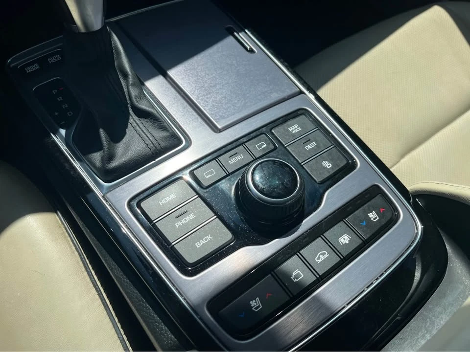2014 Hyundai Equus - Image 12 of 17