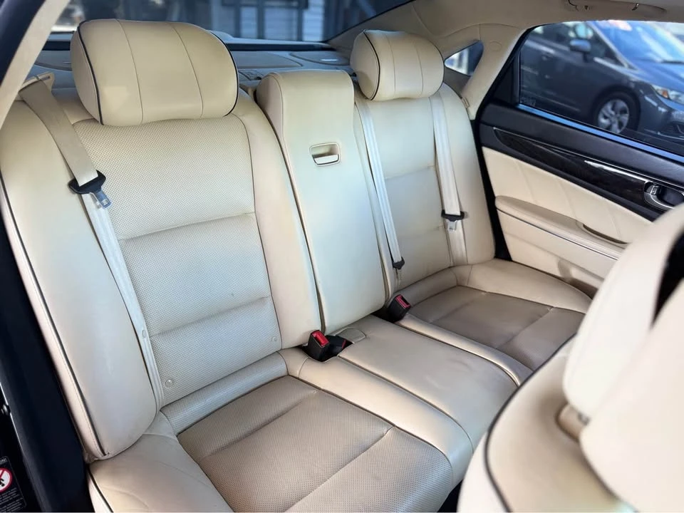 2014 Hyundai Equus - Image 10 of 19