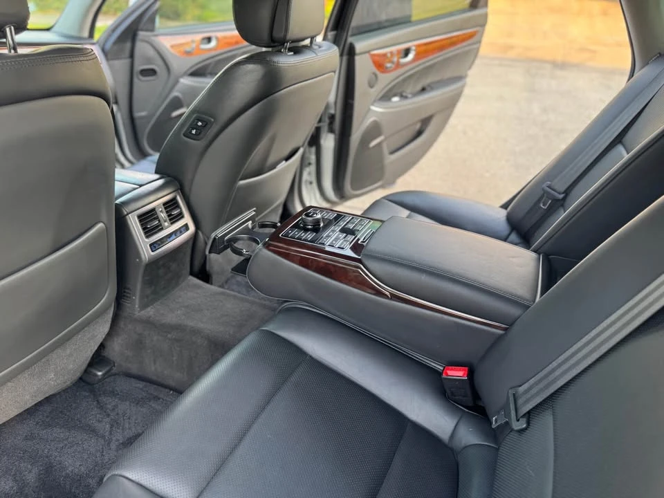 2014 Hyundai Equus - Image 10 of 18