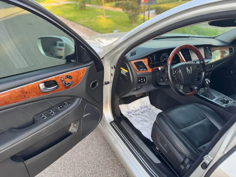 2014 Hyundai Equus - Image 16 of 18