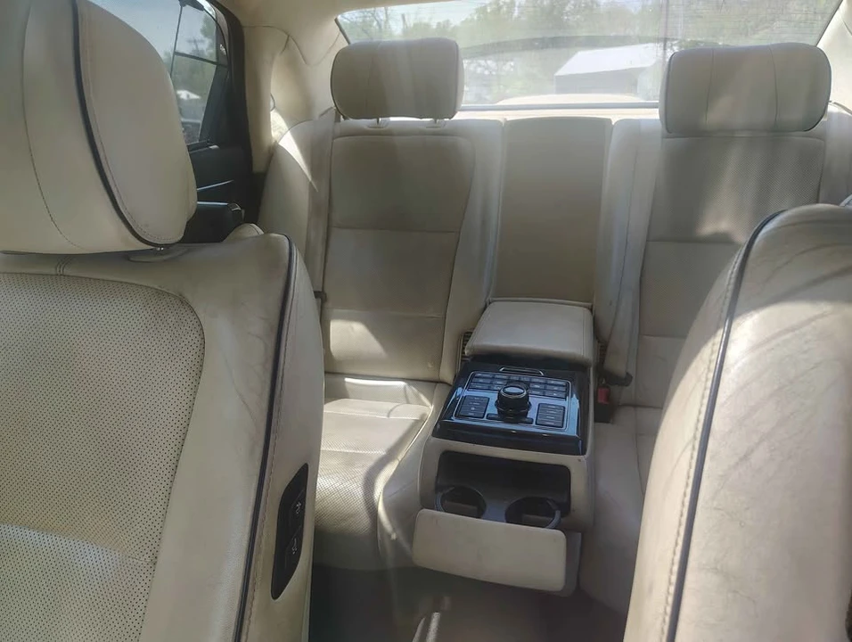 2014 Hyundai Equus - Image 9 of 11