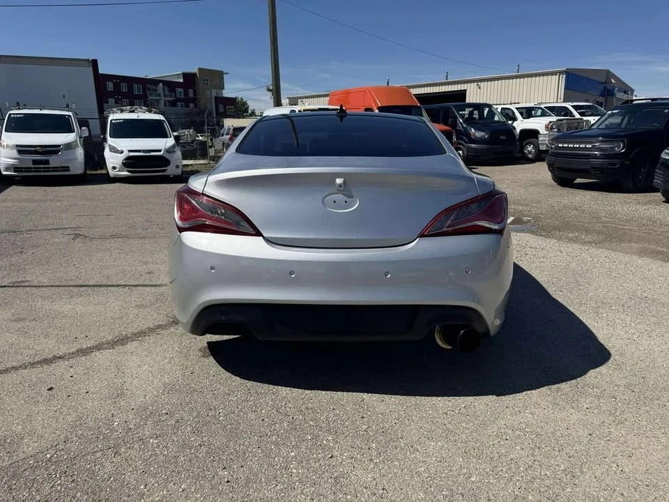 2014 Hyundai Genesis - Image 4 of 18