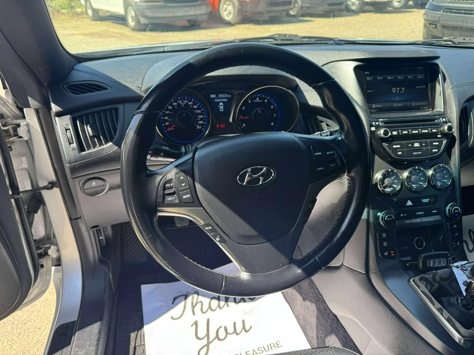 2014 Hyundai Genesis - Image 8 of 18